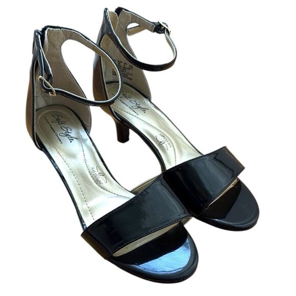 Hush Puppies Black Strappy Heels Elegant Design - Picture 3 of 12